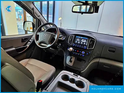HYUNDAI STAREX WAGON 12-SEATER
