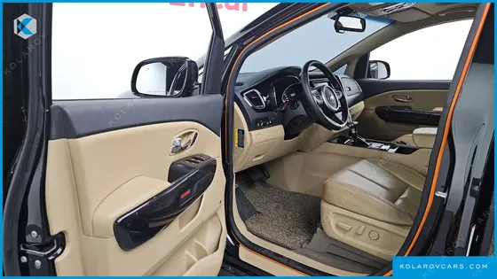 KIA CARNIVAL 9-SEATER NOBLESSE
