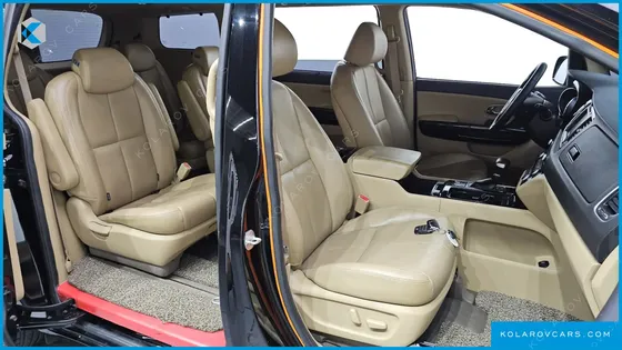 KIA CARNIVAL 9-SEATER NOBLESSE