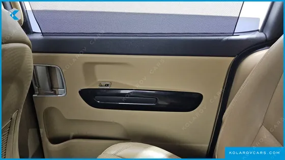 KIA CARNIVAL 9-SEATER NOBLESSE