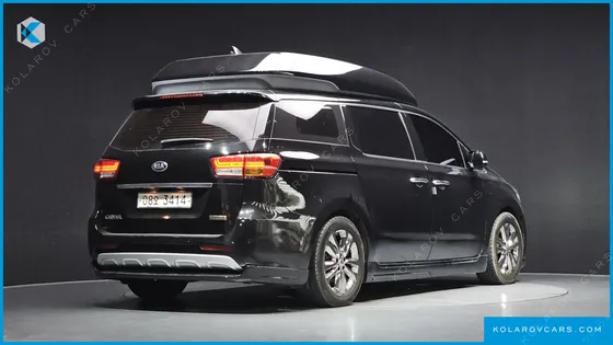 KIA CARNIVAL 7-SEATER HI-LIMOUSINE