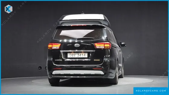 KIA CARNIVAL 7-SEATER HI-LIMOUSINE