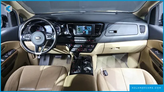 KIA CARNIVAL 7-SEATER HI-LIMOUSINE
