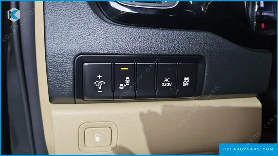 KIA CARNIVAL 7-SEATER HI-LIMOUSINE