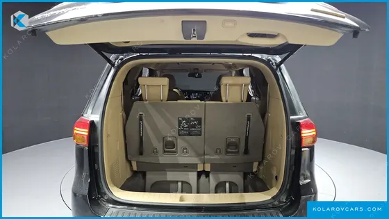 KIA CARNIVAL 7-SEATER HI-LIMOUSINE