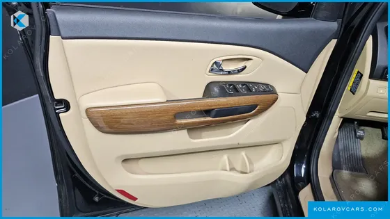 KIA CARNIVAL 7-SEATER HI-LIMOUSINE