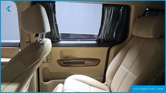 KIA CARNIVAL 7-SEATER HI-LIMOUSINE