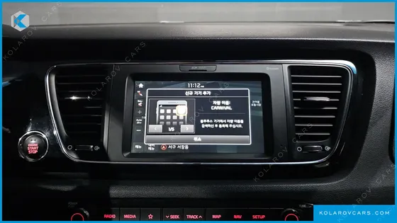 KIA CARNIVAL 7-SEATER HI-LIMOUSINE