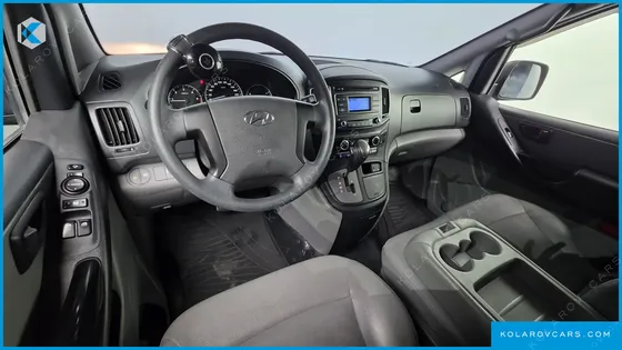 HYUNDAI STAREX VAN 3-SEATER