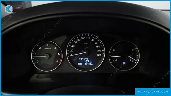 HYUNDAI STAREX VAN 3-SEATER
