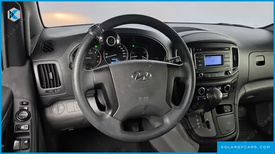 HYUNDAI STAREX VAN 3-SEATER