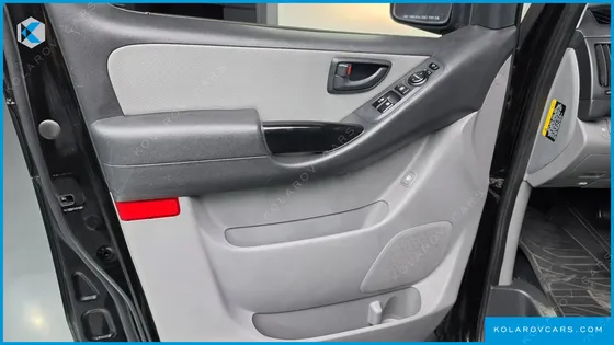 HYUNDAI STAREX VAN 3-SEATER