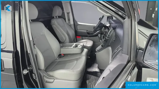 HYUNDAI STAREX VAN 3-SEATER
