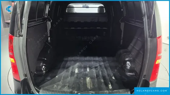 HYUNDAI STAREX VAN 3-SEATER