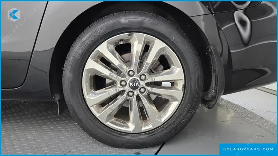 KIA CARNIVAL 9-SEATER NOBLESSE