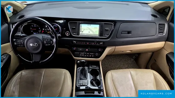 KIA CARNIVAL 9-SEATER NOBLESSE
