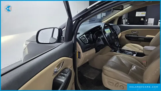 KIA CARNIVAL 9-SEATER NOBLESSE