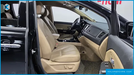 KIA CARNIVAL 9-SEATER NOBLESSE