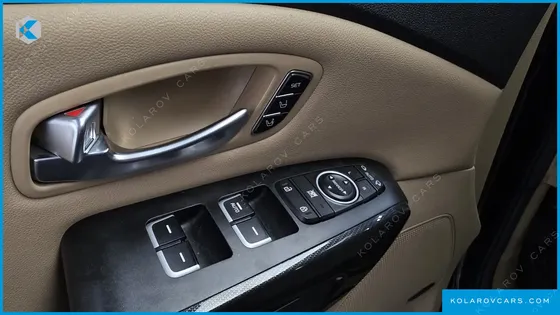 KIA CARNIVAL 9-SEATER NOBLESSE