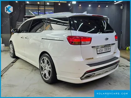 KIA CARNIVAL 9-SEATER NOBLESSE
