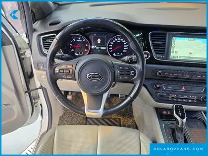 KIA CARNIVAL 9-SEATER NOBLESSE