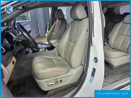 KIA CARNIVAL 9-SEATER NOBLESSE