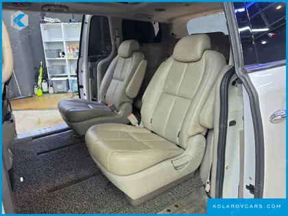 KIA CARNIVAL 9-SEATER NOBLESSE
