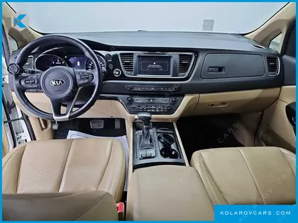 KIA CARNIVAL 9-SEATER NOBLESSE