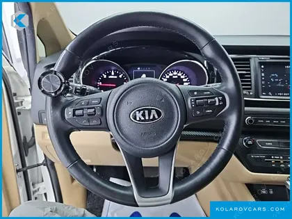 KIA CARNIVAL 9-SEATER NOBLESSE