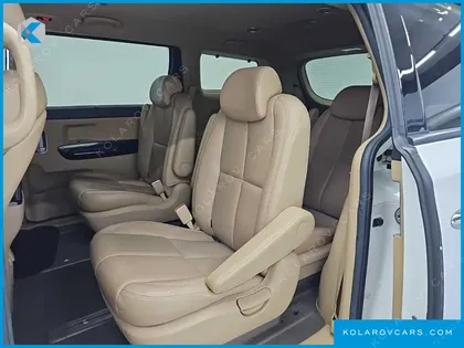 KIA CARNIVAL 9-SEATER NOBLESSE