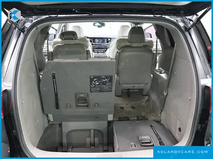 KIA CARNIVAL 7-SEATER LIMOUSINE