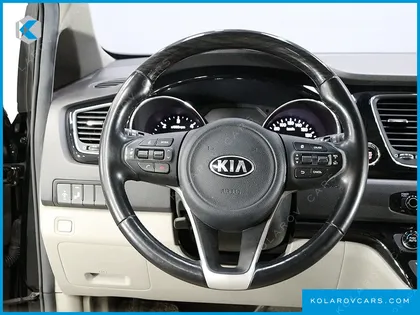 KIA CARNIVAL 7-SEATER LIMOUSINE