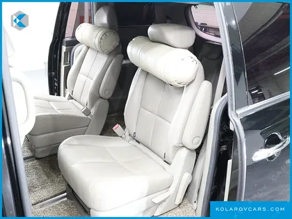 KIA CARNIVAL 7-SEATER LIMOUSINE