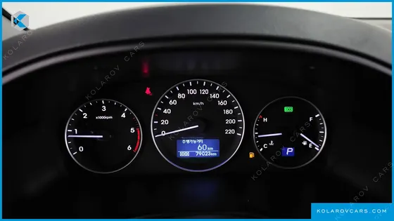 HYUNDAI STAREX VAN 3-SEATER