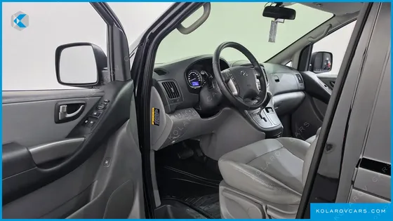 HYUNDAI STAREX VAN 3-SEATER