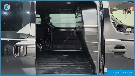HYUNDAI STAREX VAN 3-SEATER