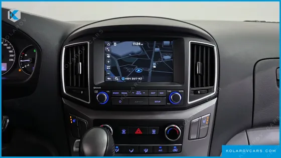HYUNDAI STAREX VAN 3-SEATER