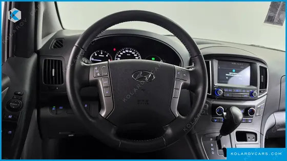 HYUNDAI STAREX VAN 3-SEATER