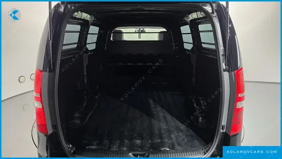 HYUNDAI STAREX VAN 3-SEATER