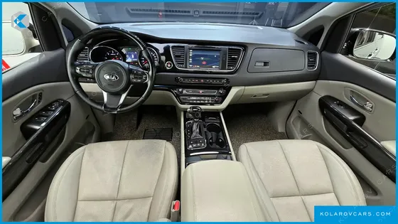 KIA CARNIVAL 7-SEATER LIMOUSINE