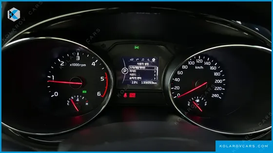 KIA CARNIVAL 7-SEATER LIMOUSINE