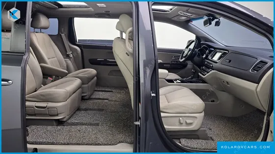 KIA CARNIVAL 7-SEATER LIMOUSINE