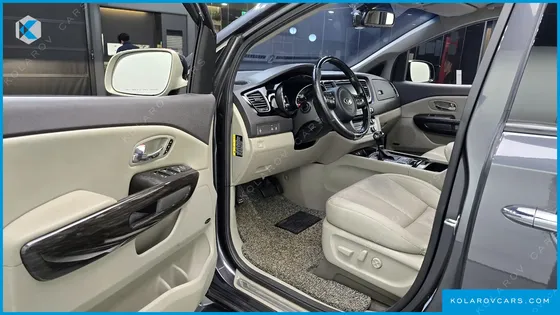 KIA CARNIVAL 7-SEATER LIMOUSINE