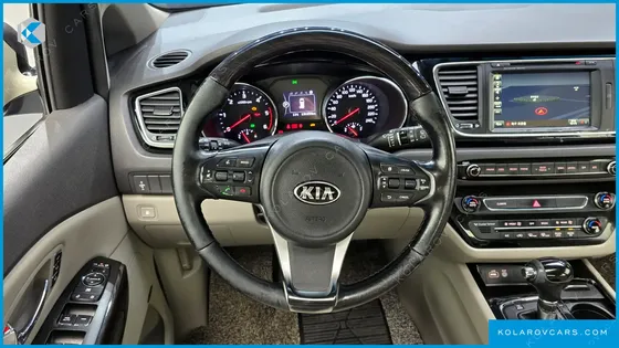 KIA CARNIVAL 7-SEATER LIMOUSINE