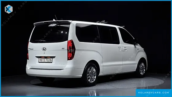 HYUNDAI STAREX VAN 5-SEATER