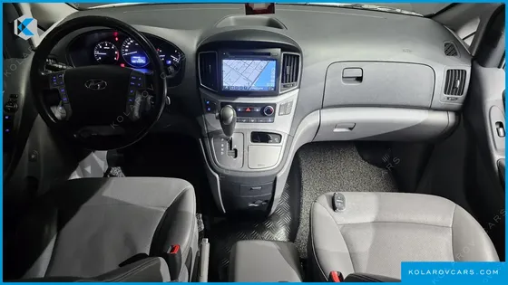 HYUNDAI STAREX VAN 5-SEATER