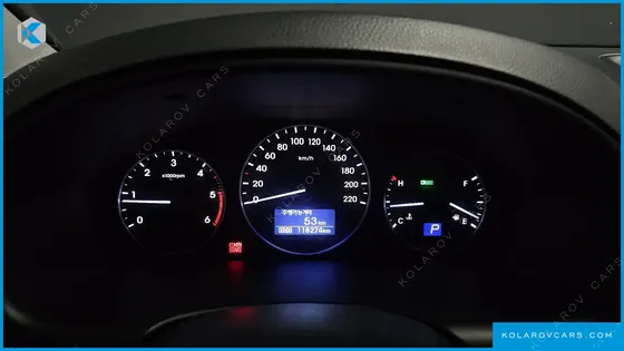 HYUNDAI STAREX VAN 5-SEATER