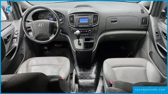 HYUNDAI STAREX VAN 5-SEATER