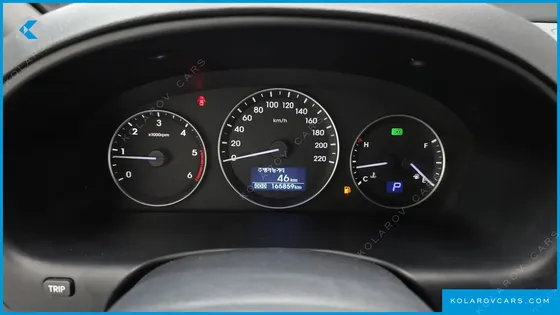 HYUNDAI STAREX VAN 5-SEATER