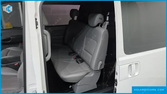 HYUNDAI STAREX VAN 5-SEATER
